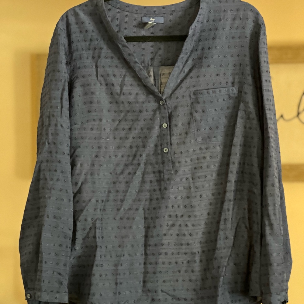 GAP Gray Textured Blouse Sz XL